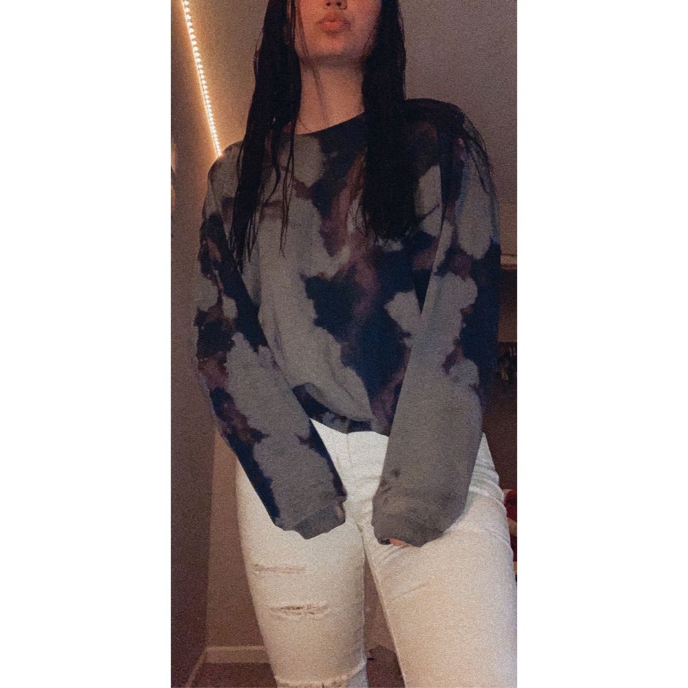 Navy blue tie dyed sweatshirt!💙